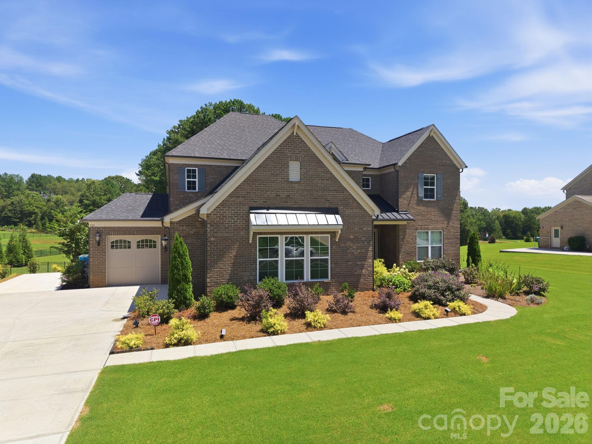 721 Cavesson Way