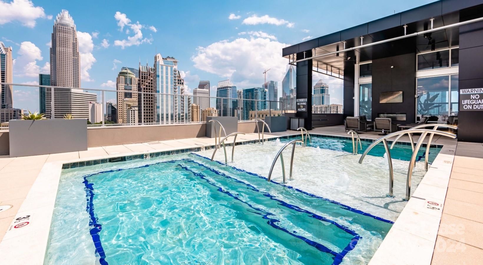 Charlotte, North Carolina 28202, United States, 2 Bedrooms Bedrooms, ,2 BathroomsBathrooms,Residential,Active,62984