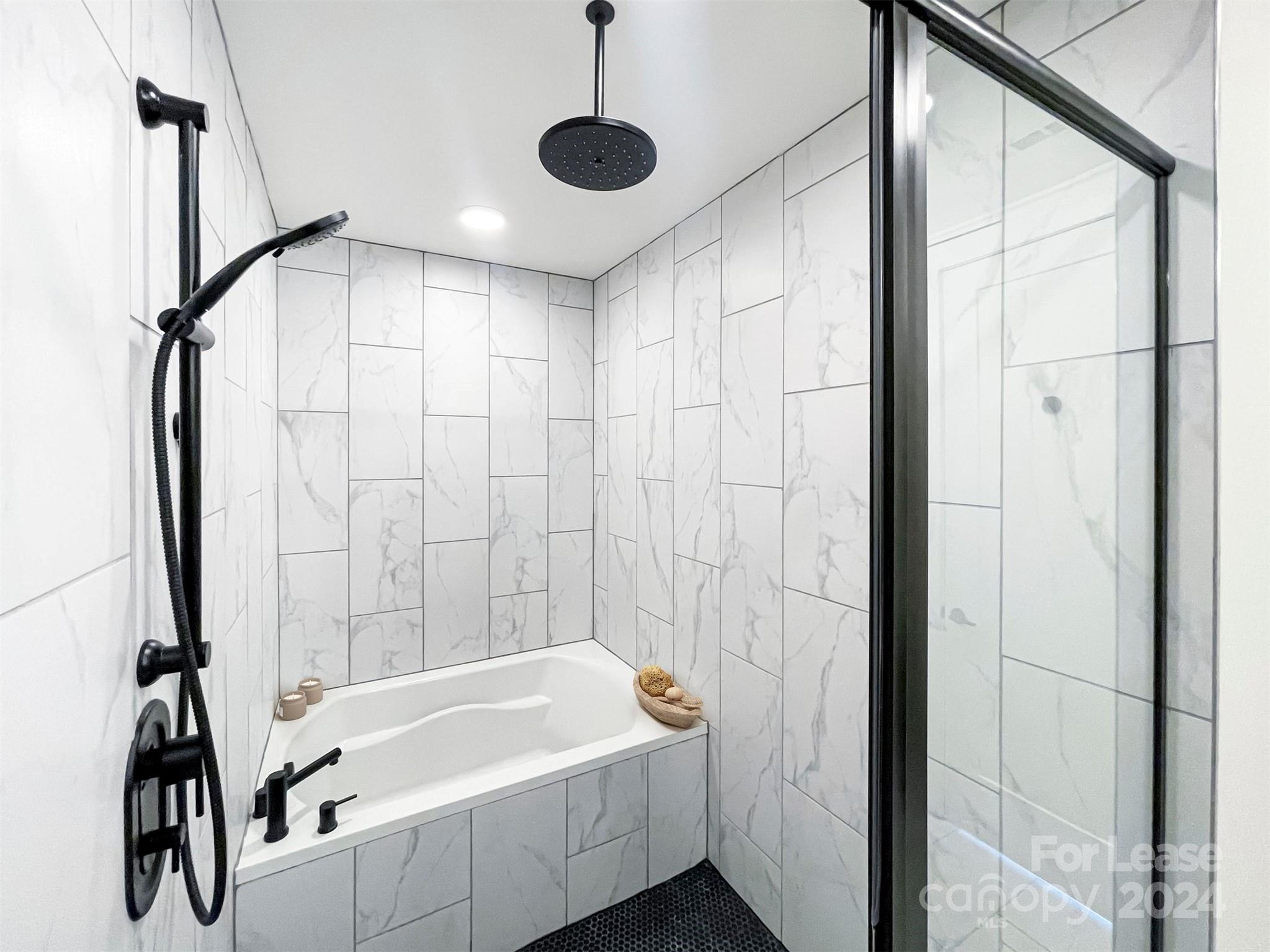 Charlotte, North Carolina 28202, United States, 2 Bedrooms Bedrooms, ,2 BathroomsBathrooms,Residential,Active,62984