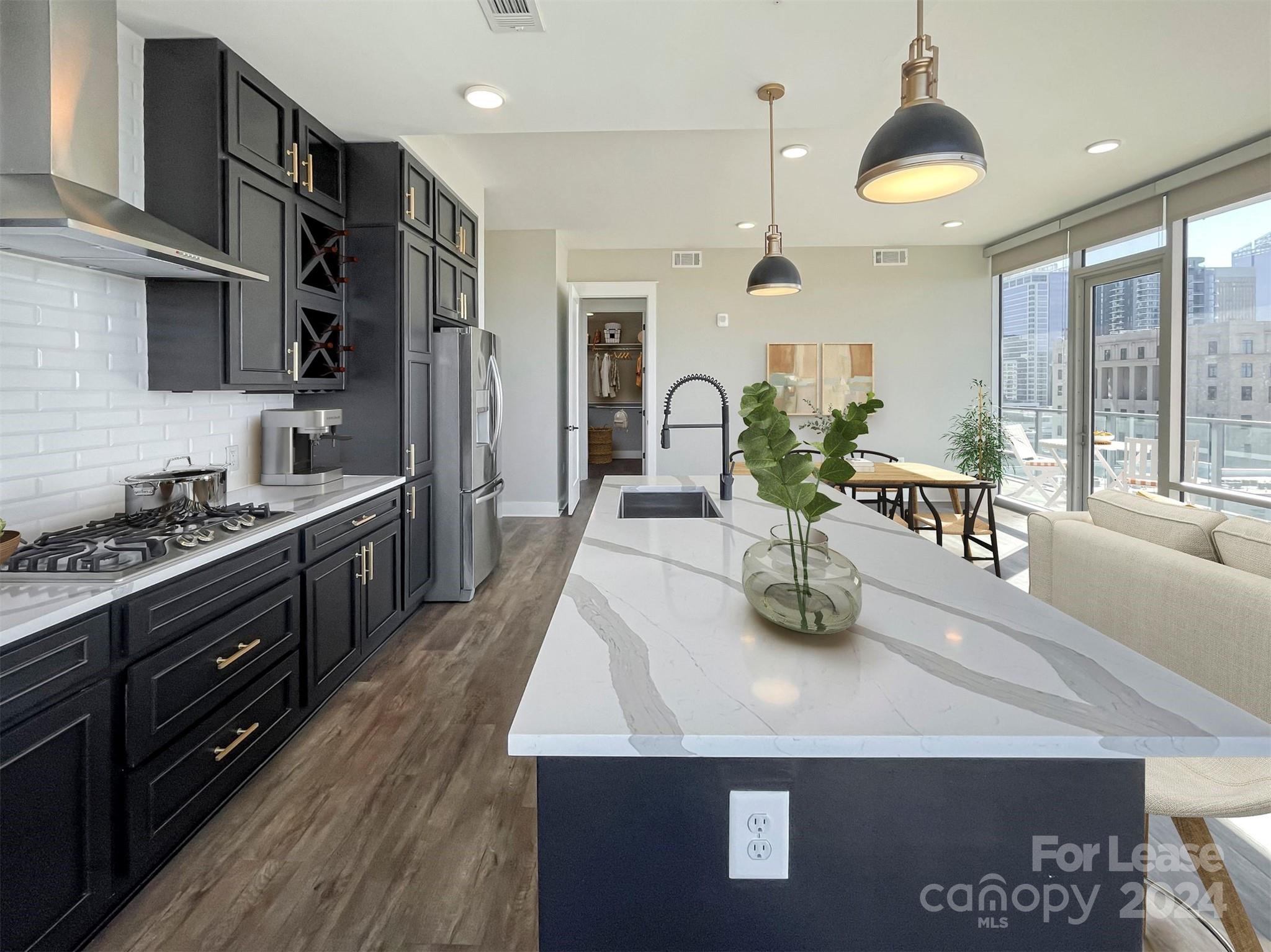 Charlotte, North Carolina 28202, United States, 2 Bedrooms Bedrooms, ,2 BathroomsBathrooms,Residential,Active,62984