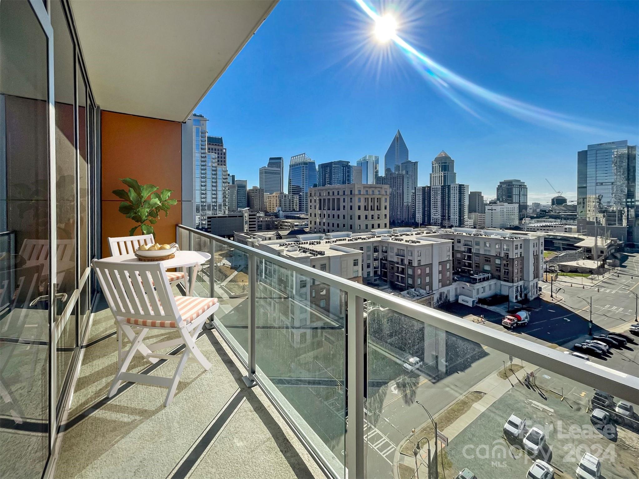 Charlotte, North Carolina 28202, United States, 2 Bedrooms Bedrooms, ,2 BathroomsBathrooms,Residential,Active,62984