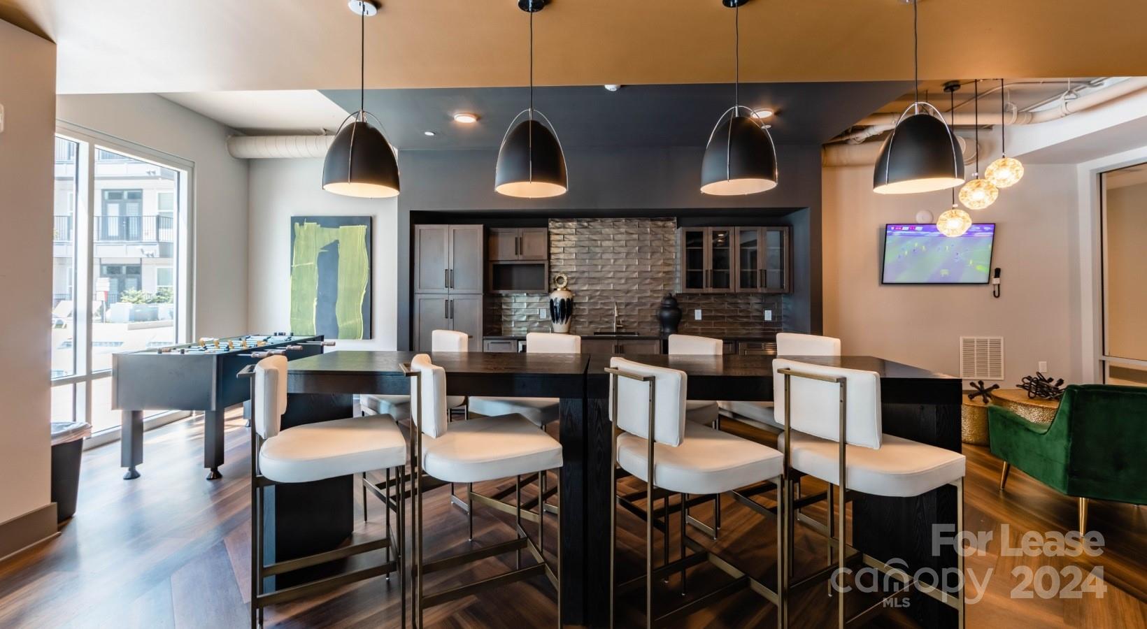 Charlotte, North Carolina 28202, United States, 2 Bedrooms Bedrooms, ,2 BathroomsBathrooms,Residential,Active,62984