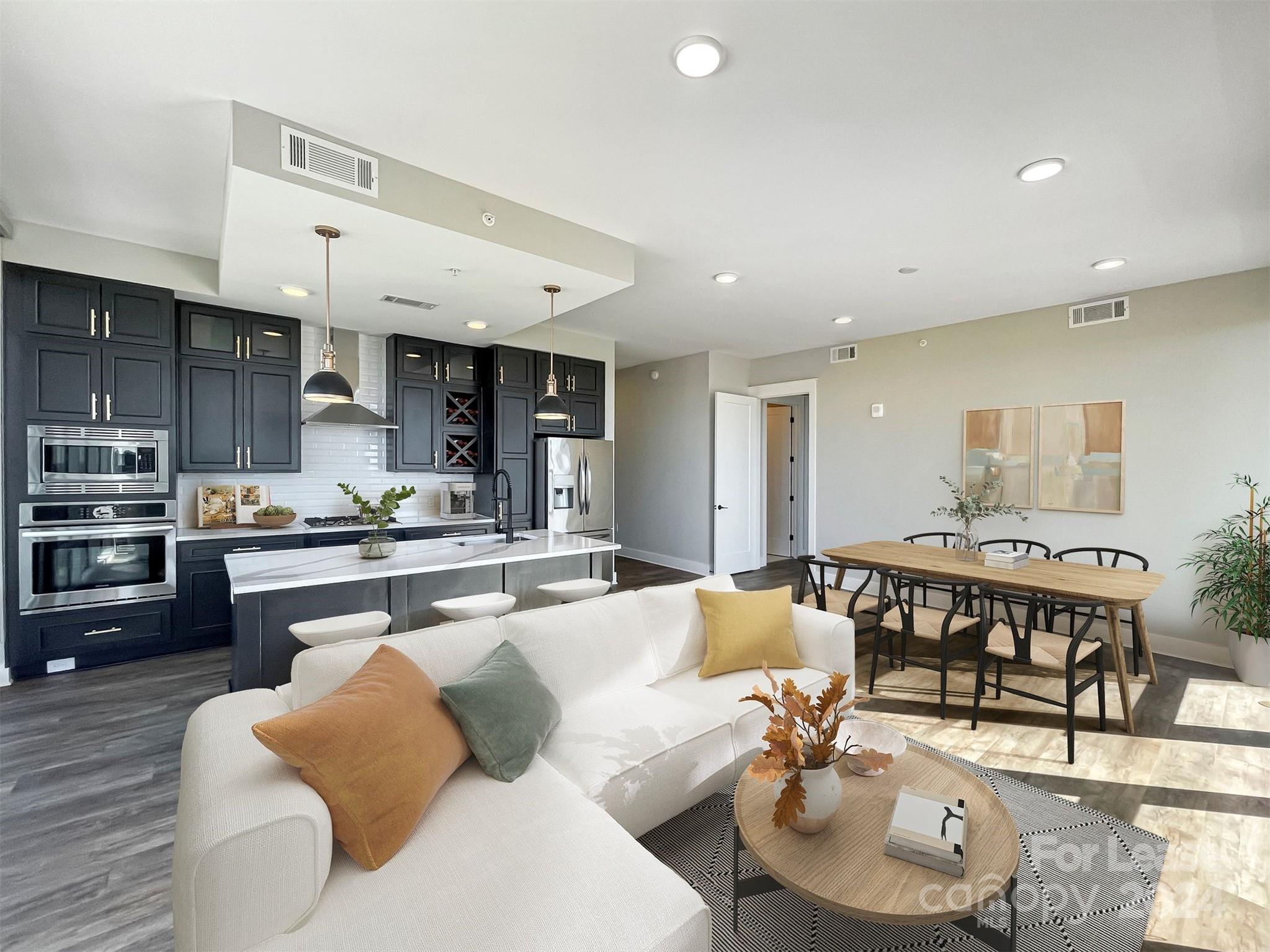 Charlotte, North Carolina 28202, United States, 2 Bedrooms Bedrooms, ,2 BathroomsBathrooms,Residential,Active,62984