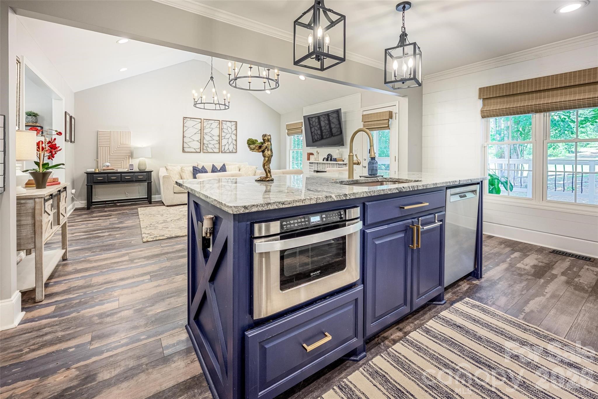 Grayrock Shoals - Residential