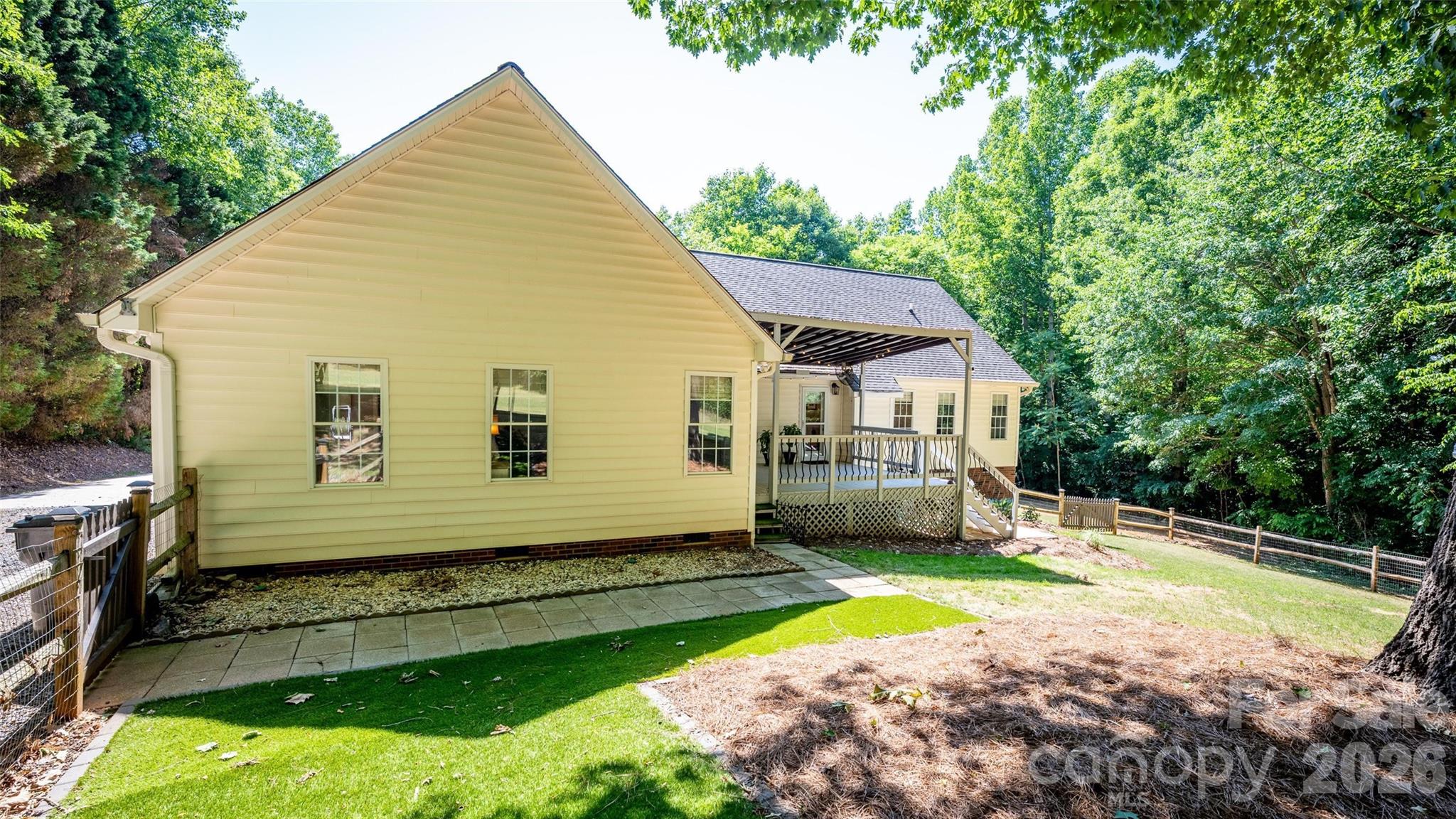 Grayrock Shoals - Residential