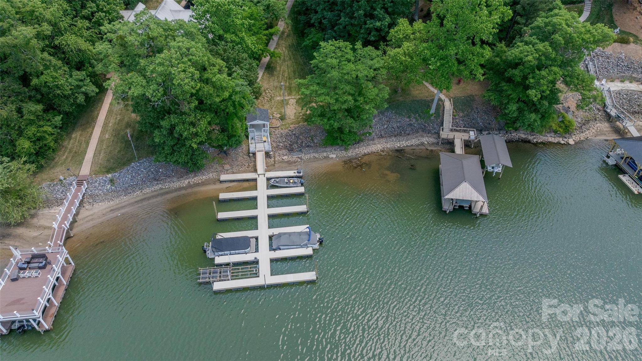Grayrock Shoals - Residential