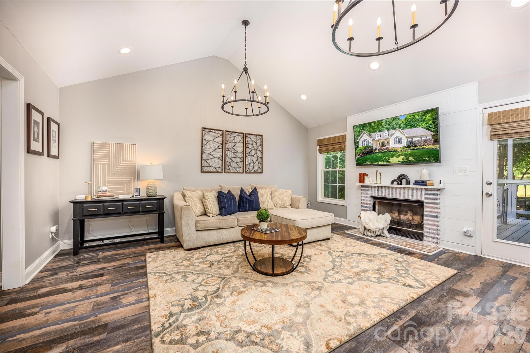 Grayrock Shoals - Residential