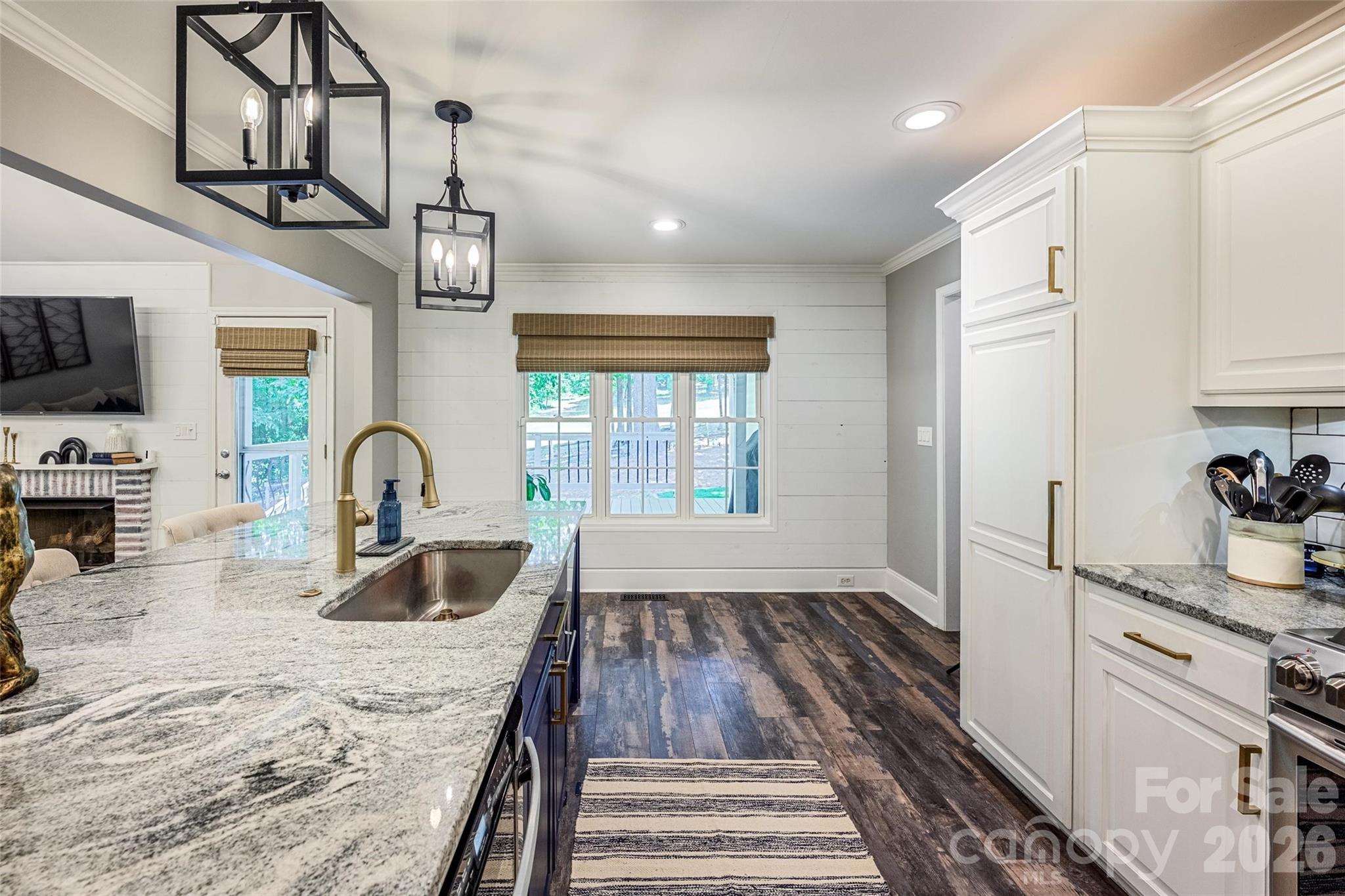 Grayrock Shoals - Residential