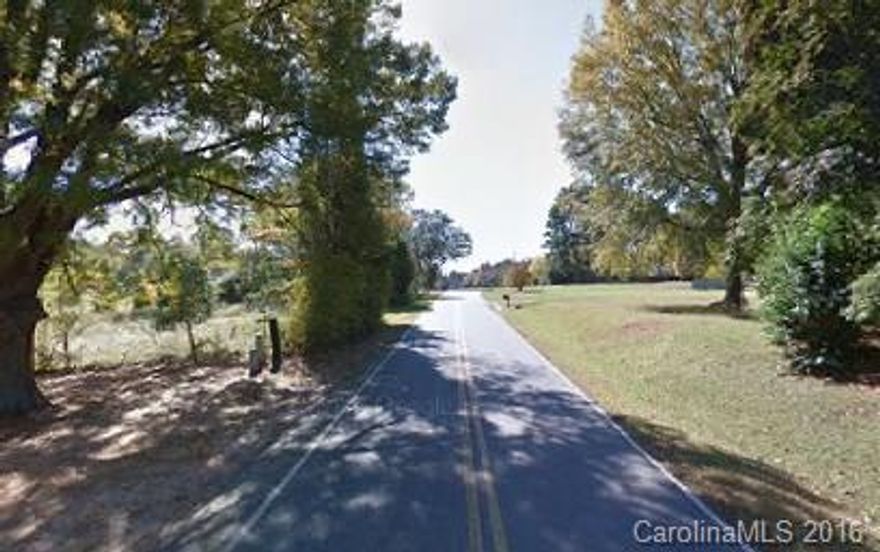 Good balanced location for Mooresville, Davidson, Cornelius and Huntersville.  Woodlawn School is within walking distance.

Perfect Place to build a home . Seller is motivated to sell.
This property does not have septic or water .

Price REDUCED