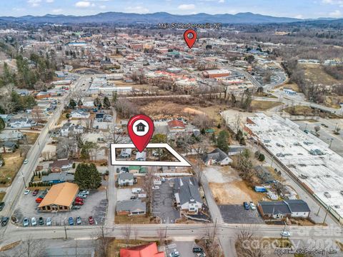 Photo of 302 Davis Street, Hendersonville, NC 28739 (MLS # 4390910)
