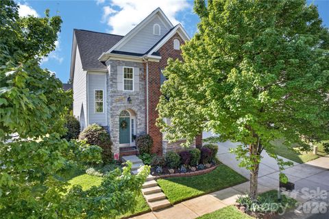Photo of 13414 Meadowmere Road, Huntersville, NC 28078 (MLS # 4372429)