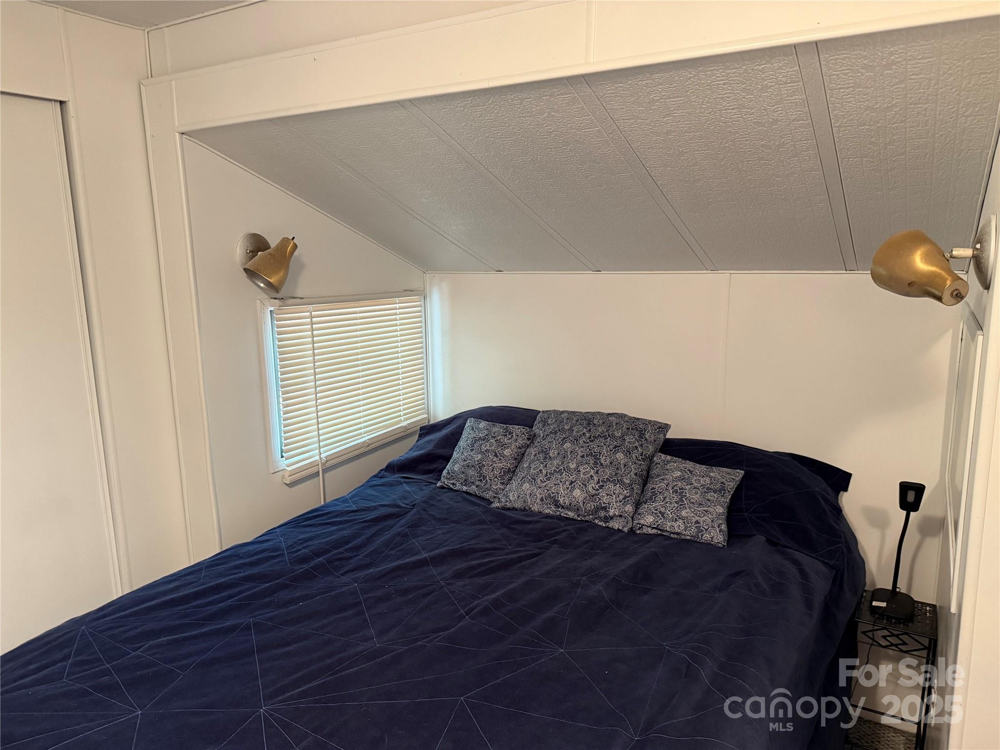 Twin Harbor - Residential