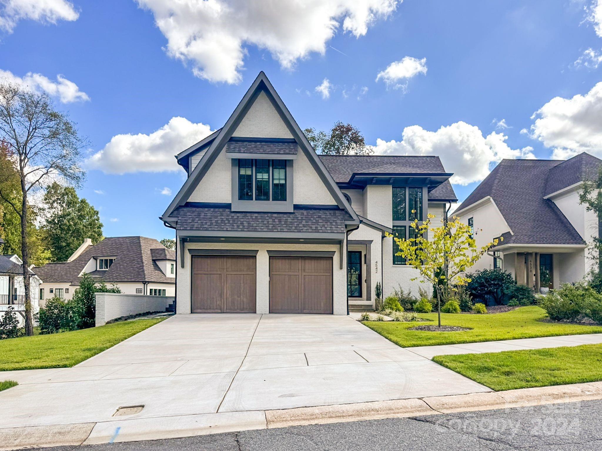 2933 Robin Road