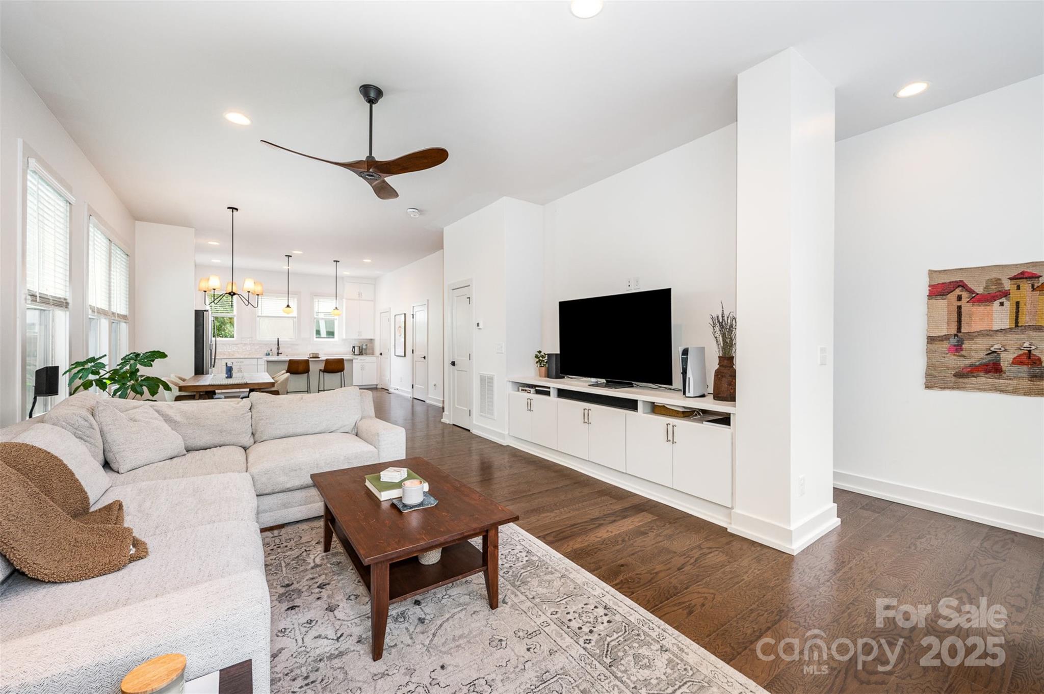 1207 E 36th Street