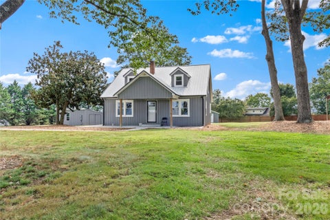 Photo of 4752 W Old US 421 Highway, Hamptonville, NC 27020 (MLS # 4425441)