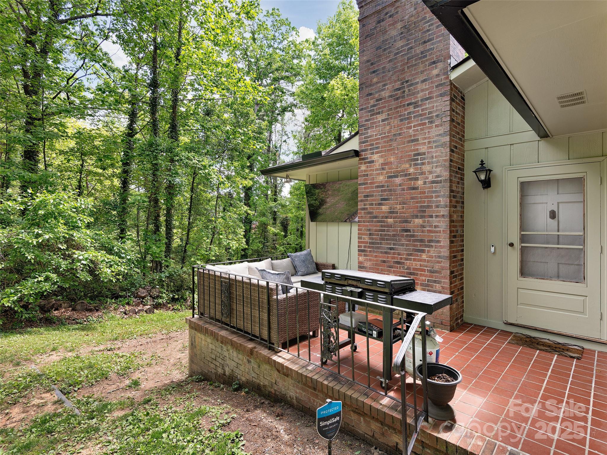 Hawthorn Hills - Residential