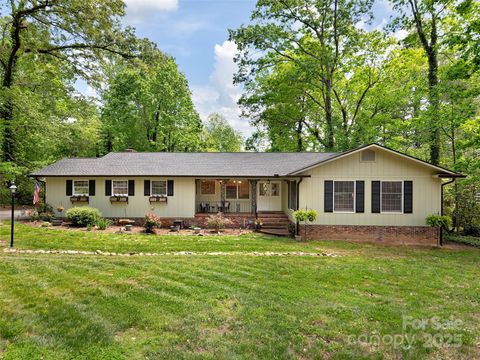 214 Heathcote Road Hendersonville NC 28791
