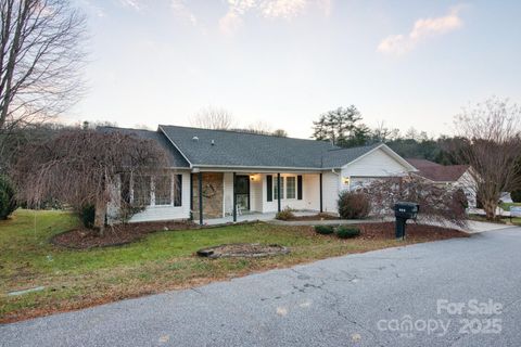 532 Woodfield Lane Hendersonville NC 28791