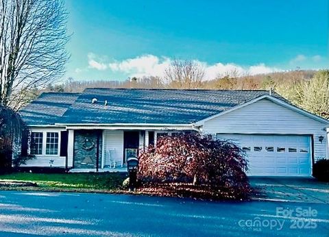 532 Woodfield Lane Hendersonville NC 28791