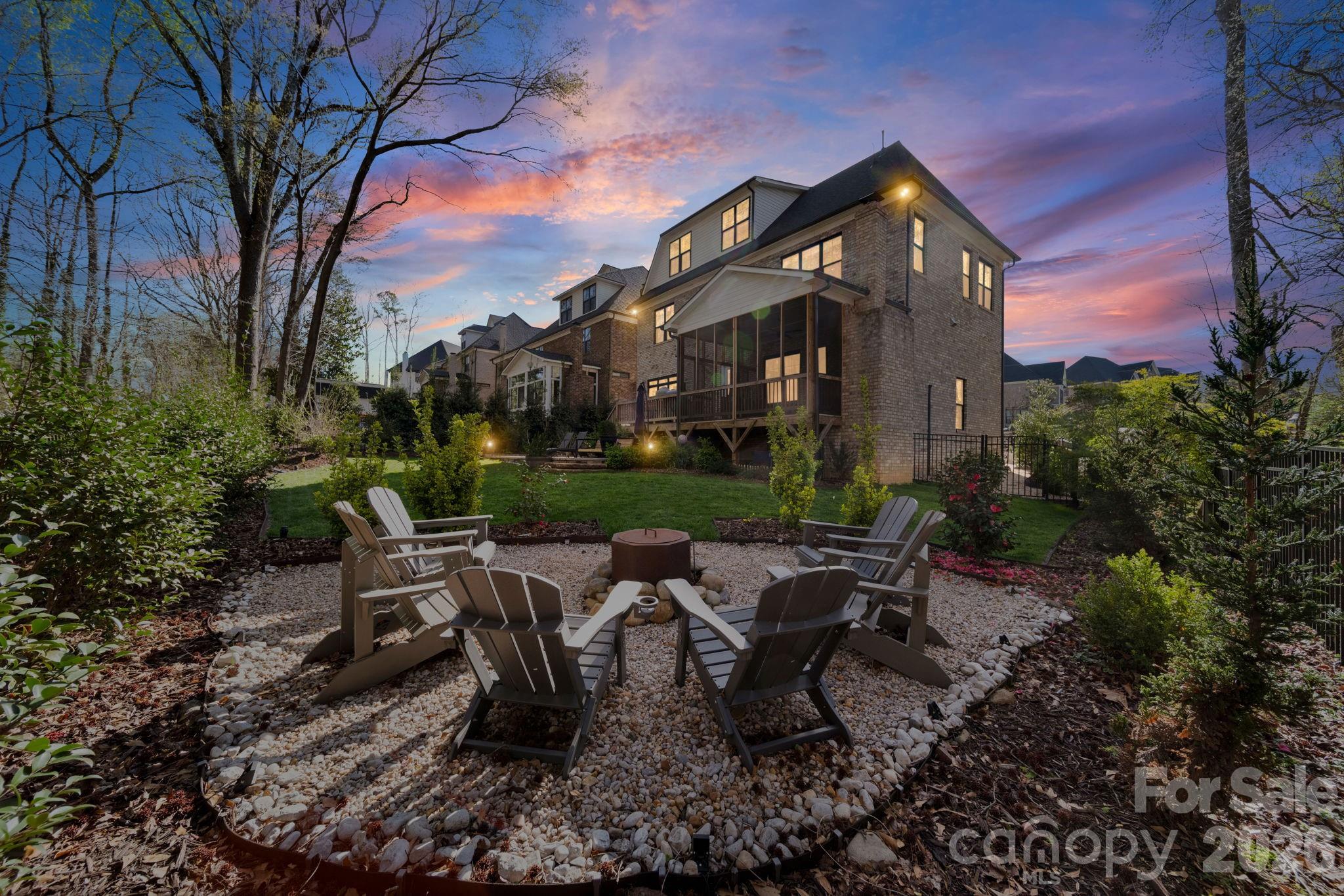 Alexander Crest - Residential