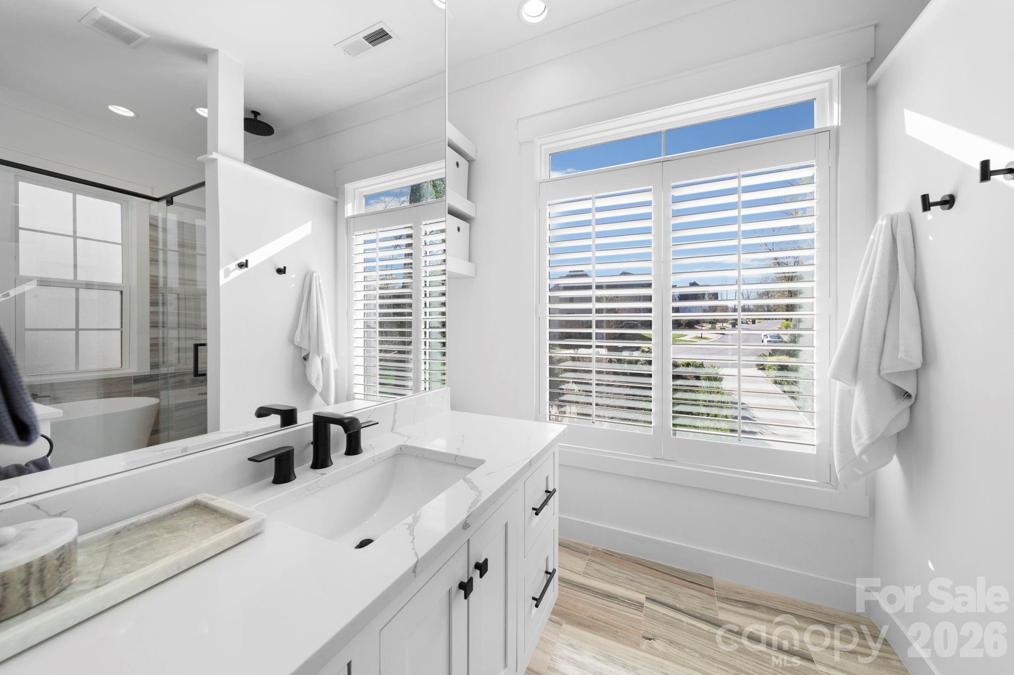 Alexander Crest - Residential