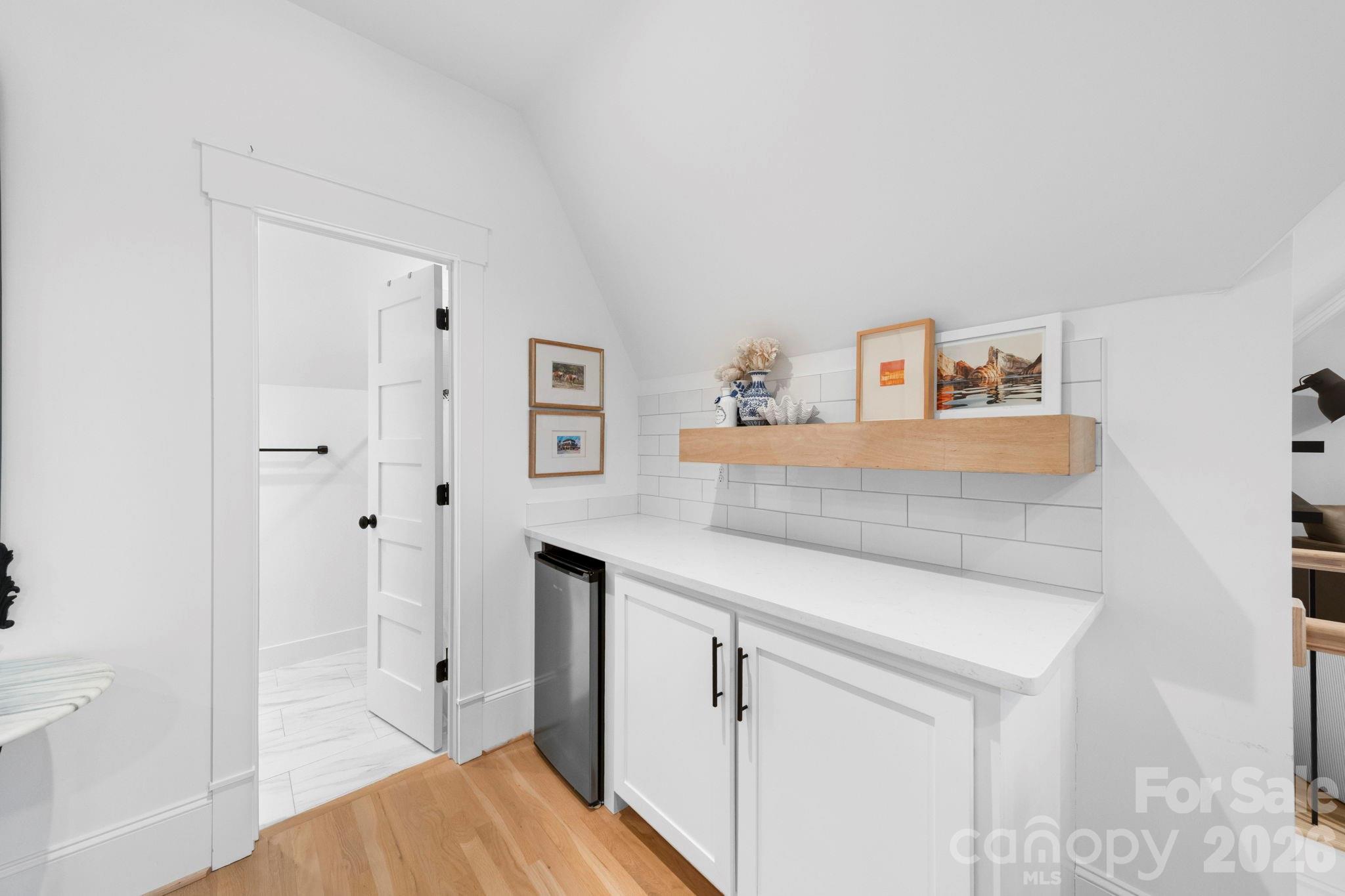 Alexander Crest - Residential