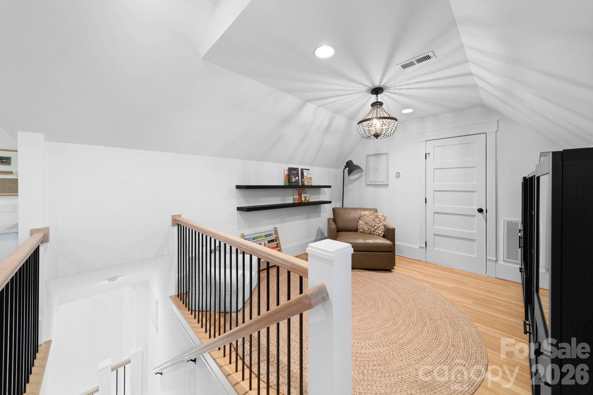 Alexander Crest - Residential