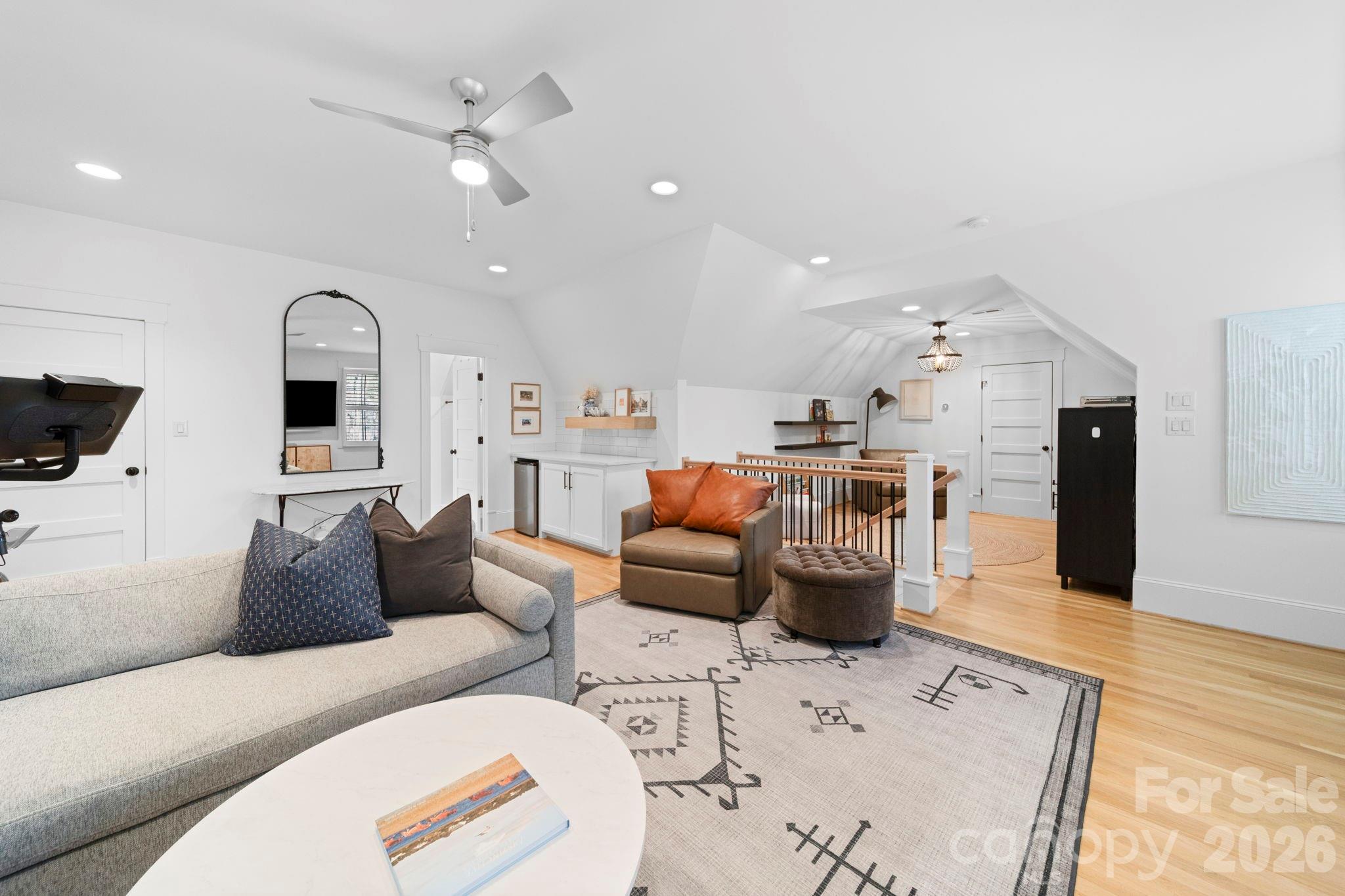 Alexander Crest - Residential