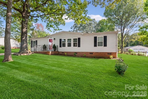 Photo of 121 Regatta Lane, Mooresville, NC 28115 (MLS # 4426192)