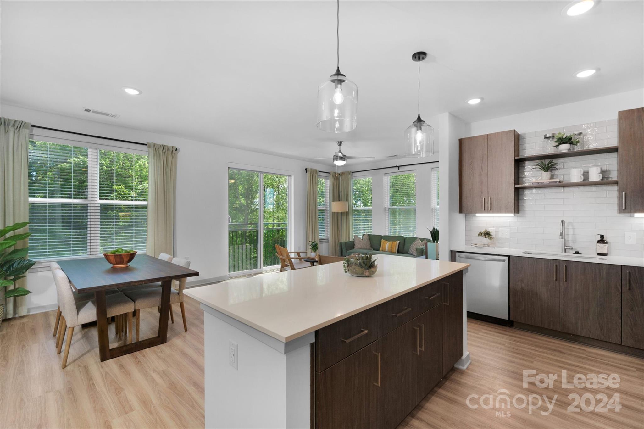 Charlotte, North Carolina 28262, United States, 2 Bedrooms Bedrooms, ,2 BathroomsBathrooms,Residential,Active,60291