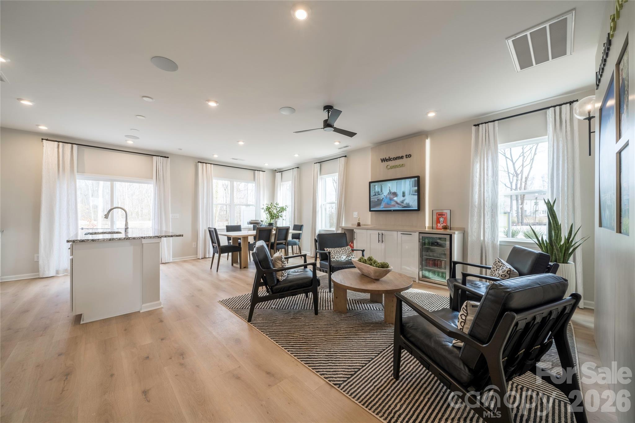 6041 Longar Lane