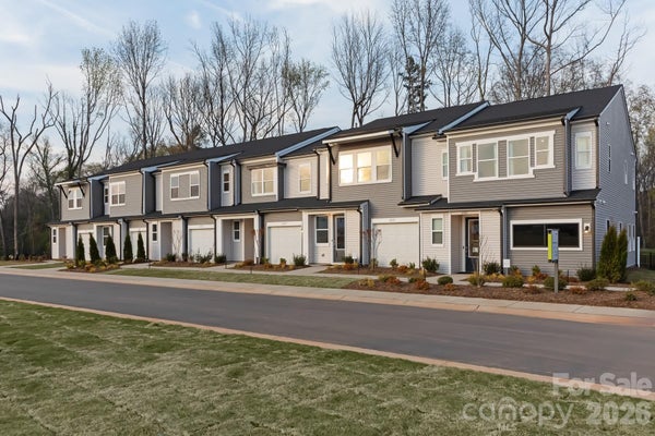 6041 LONGAR LN, CHARLOTTE, NC 28269 - Image 4a7f2c97de6eda752f3400523837ae80/310441236