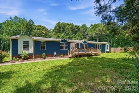 Photo of 864 Stowe Lane, Gastonia, NC 28056 (MLS # 4385631)