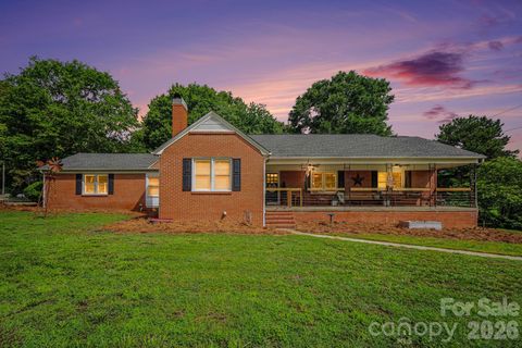 Photo of 1224 Petes Road, Lincolnton, NC 28092 (MLS # 4392761)