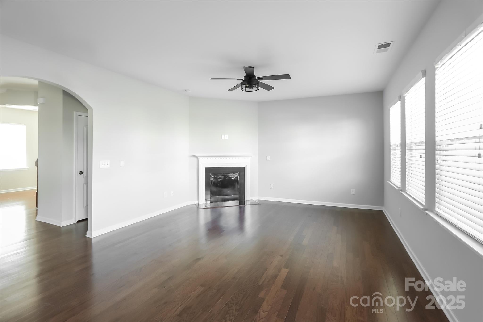 8011 Kelburn Lane