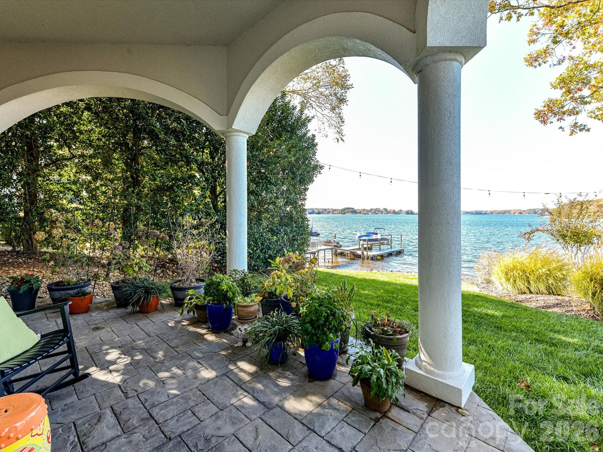 The Peninsula - Residential