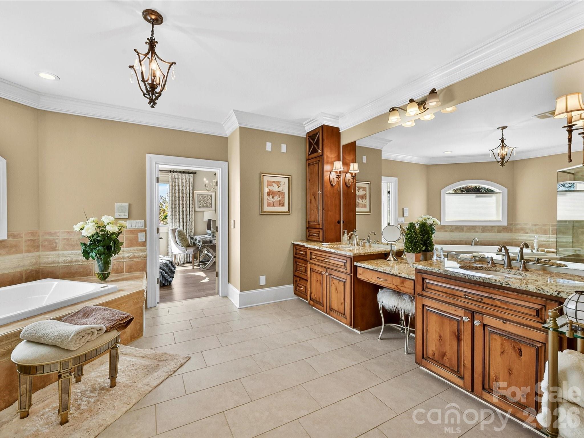 The Peninsula - Residential