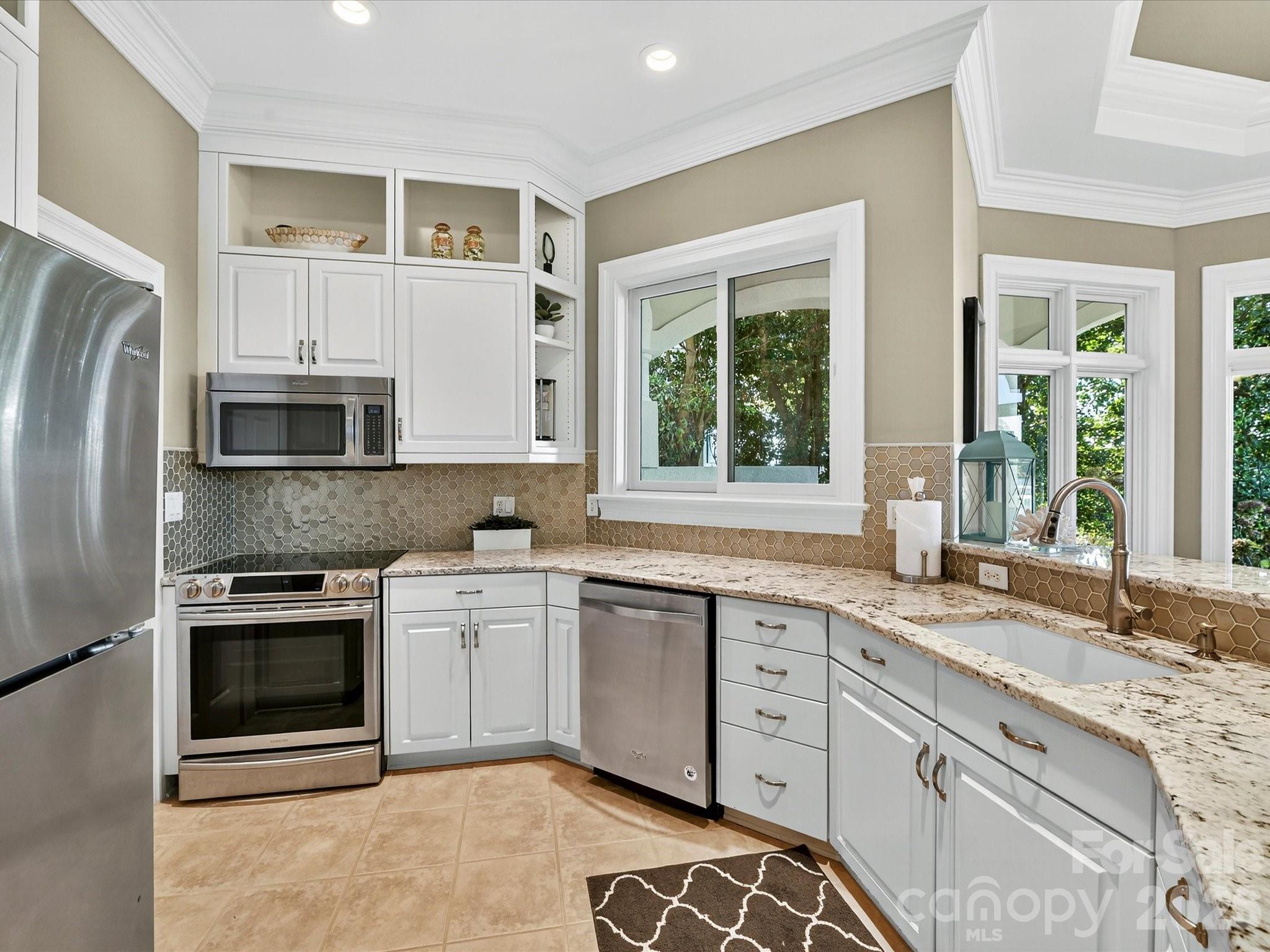 The Peninsula - Residential