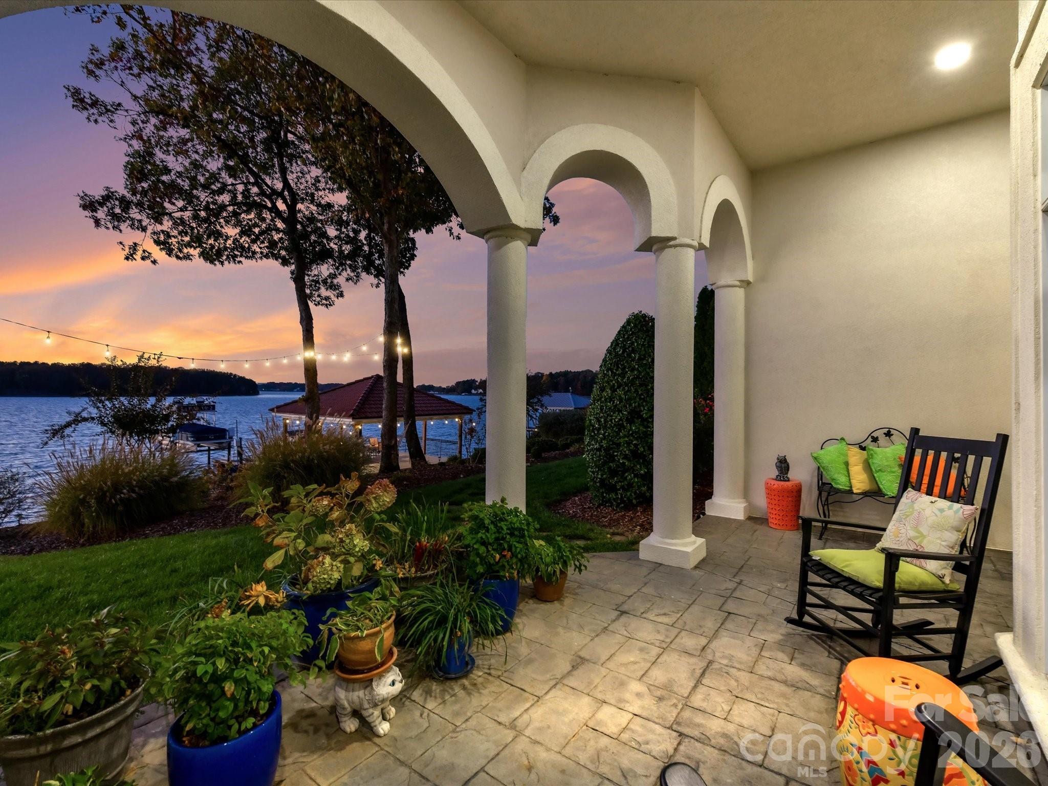 The Peninsula - Residential