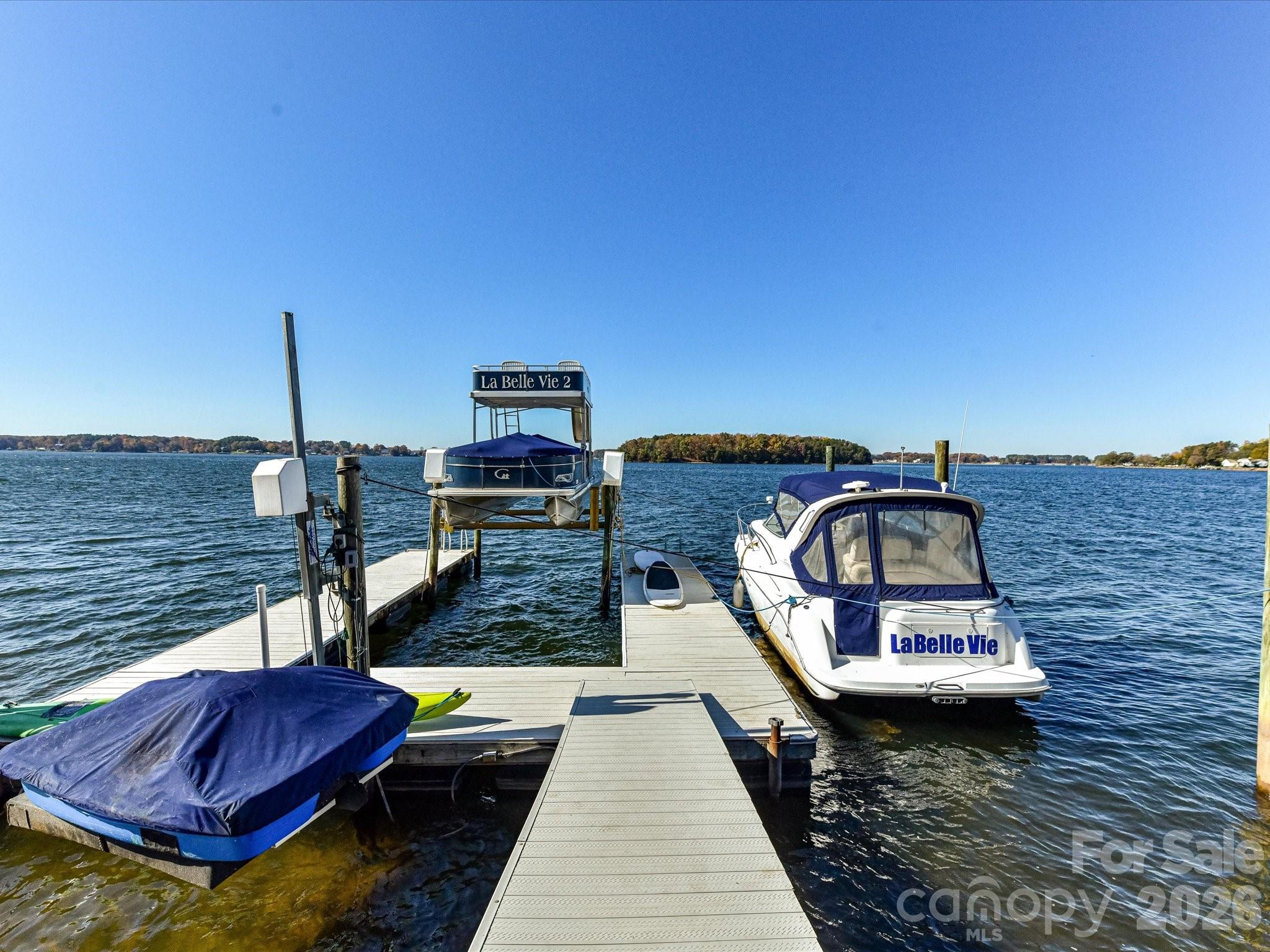 The Peninsula - Residential