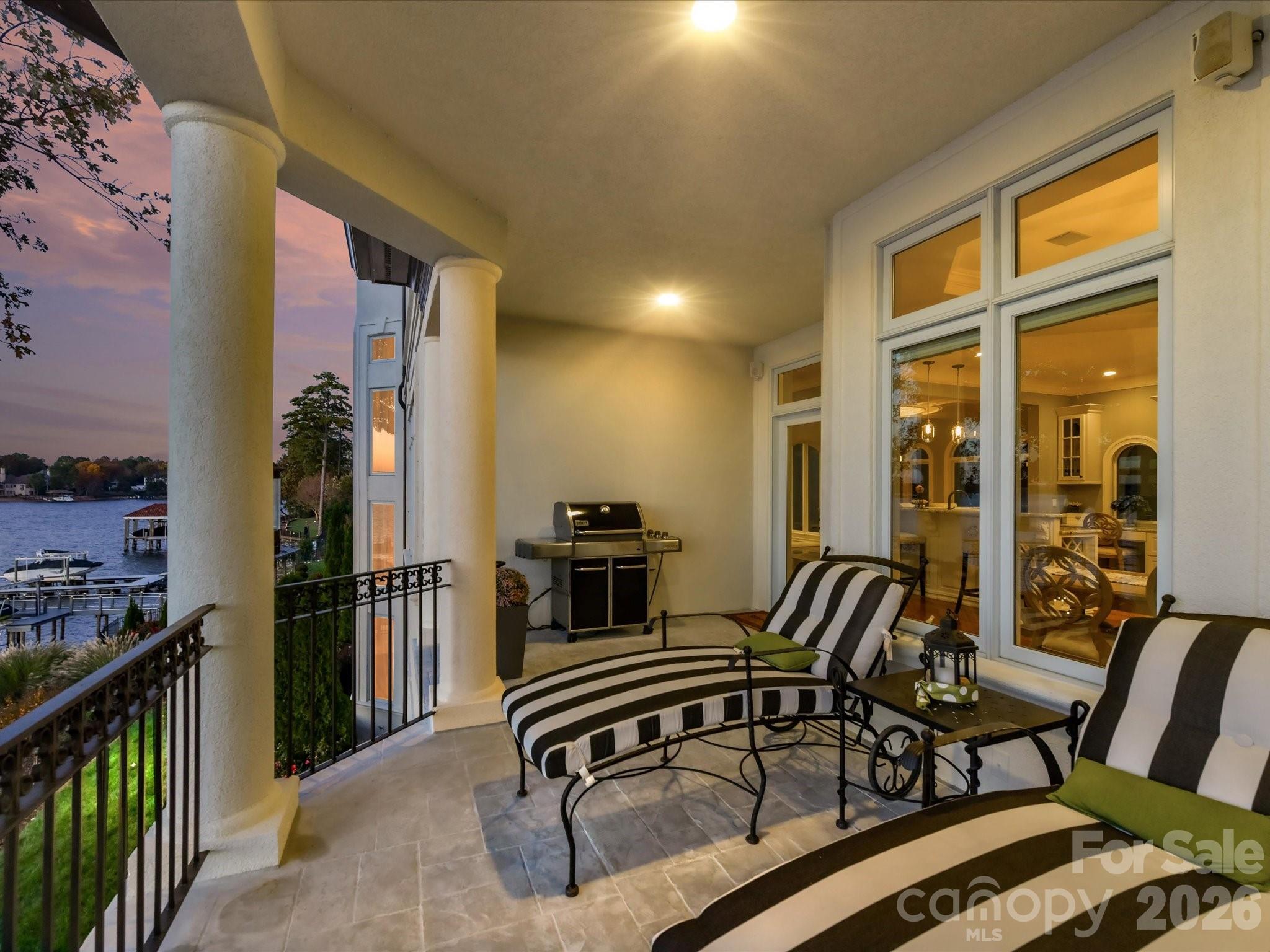 The Peninsula - Residential