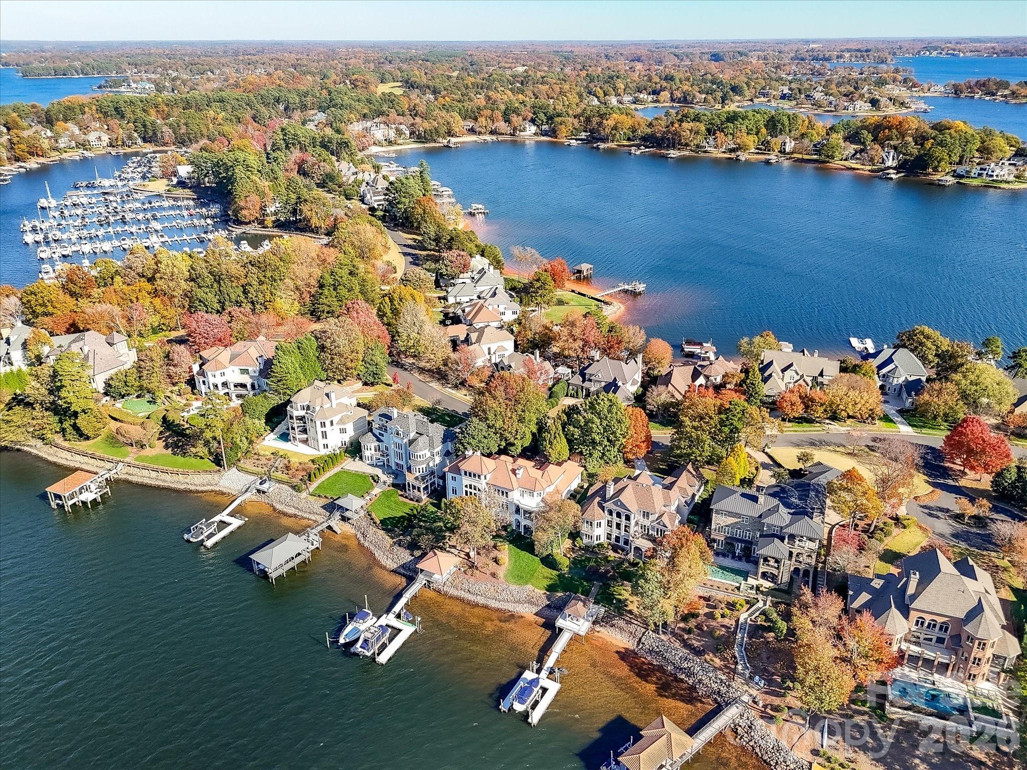 The Peninsula - Residential