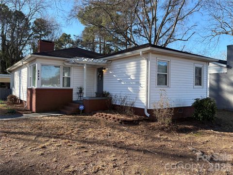 Photo of 1116 Montgomery Avenue, Albemarle, NC 28001 (MLS # 4336726)