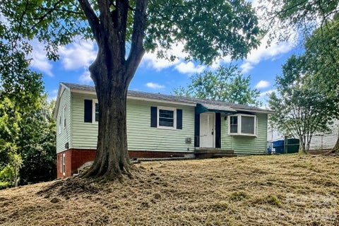 Photo of 2756 Coronet Way, Charlotte, NC 28208 (MLS # 4421622)