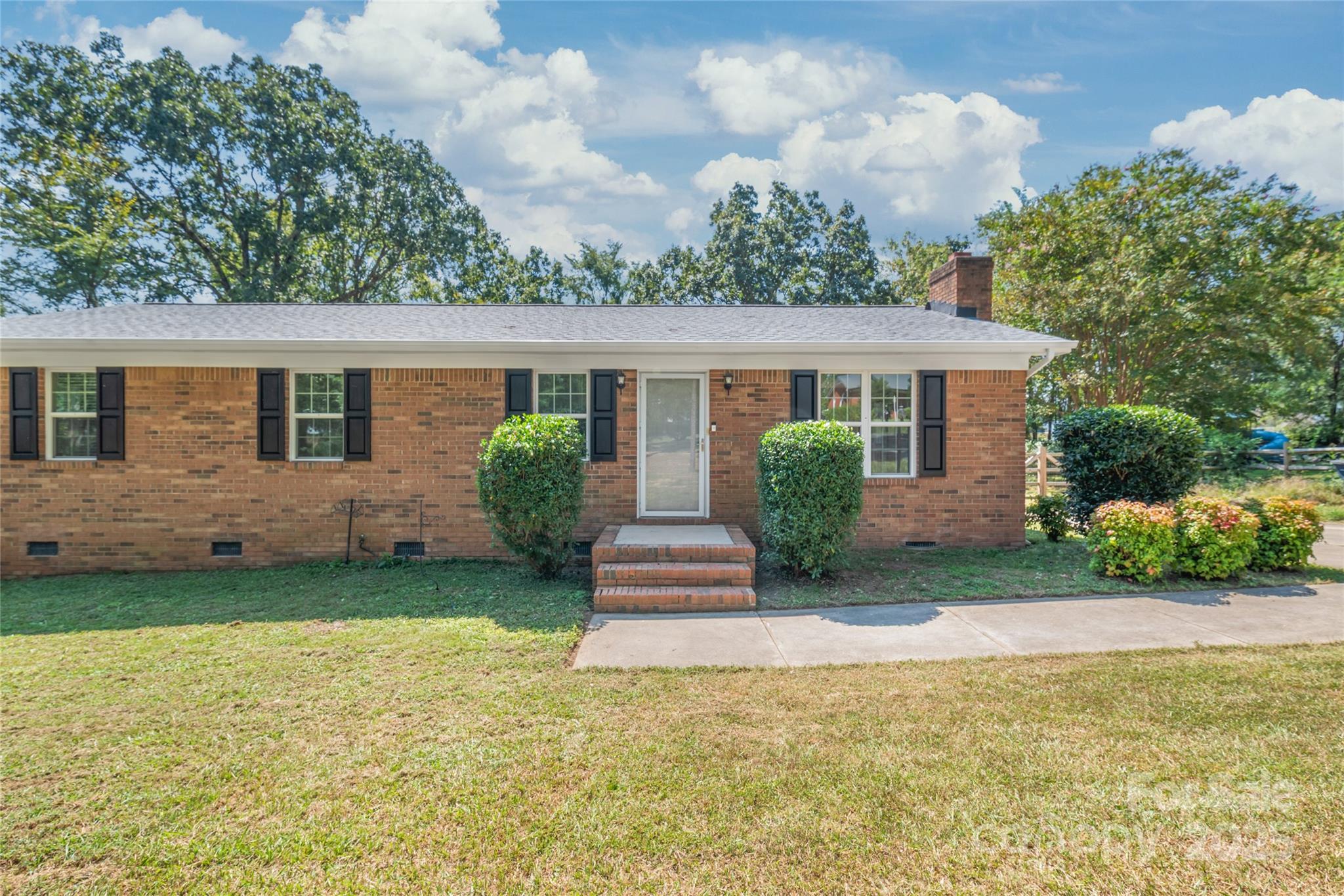 15350 Catawba Circle S