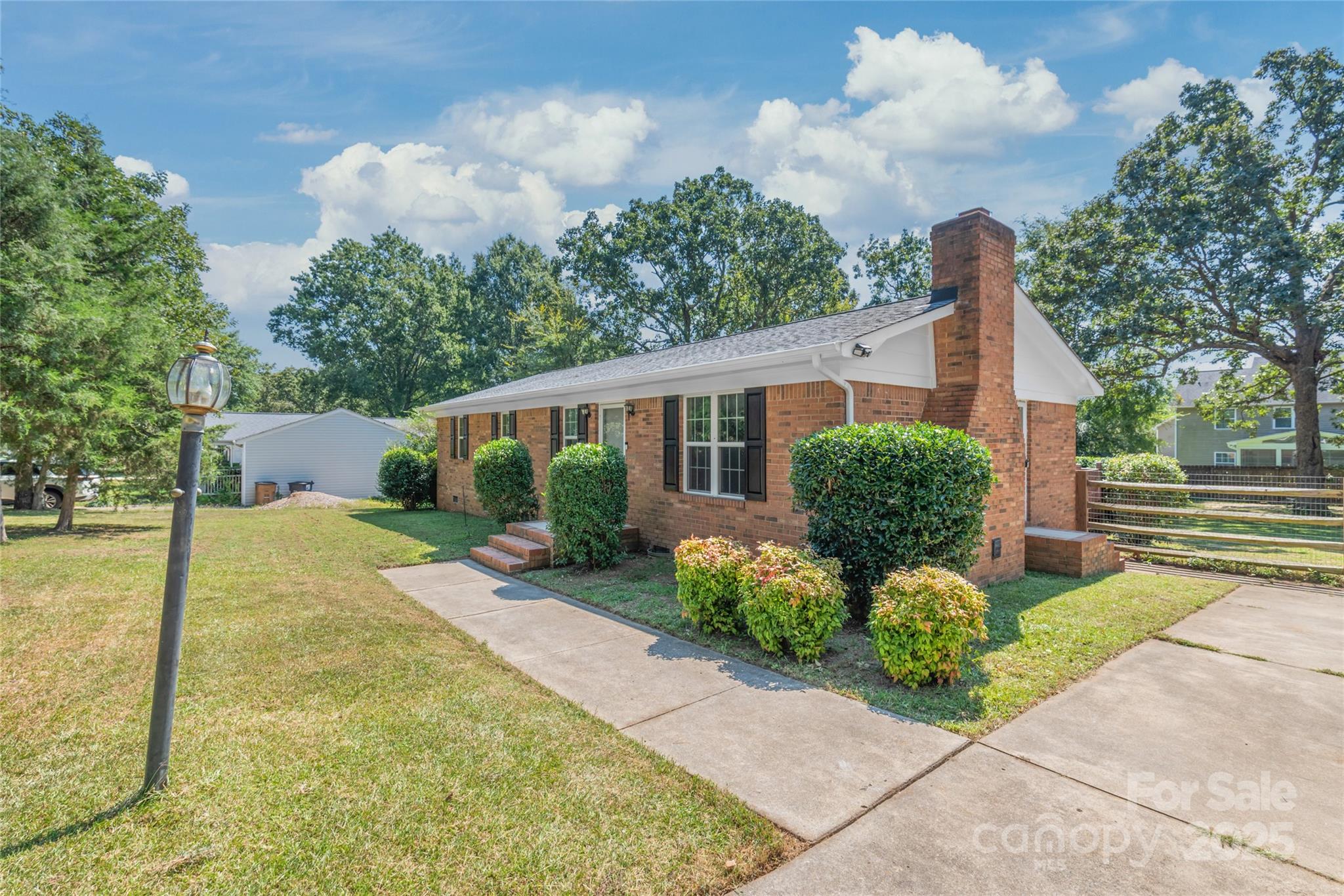 15350 Catawba Circle S