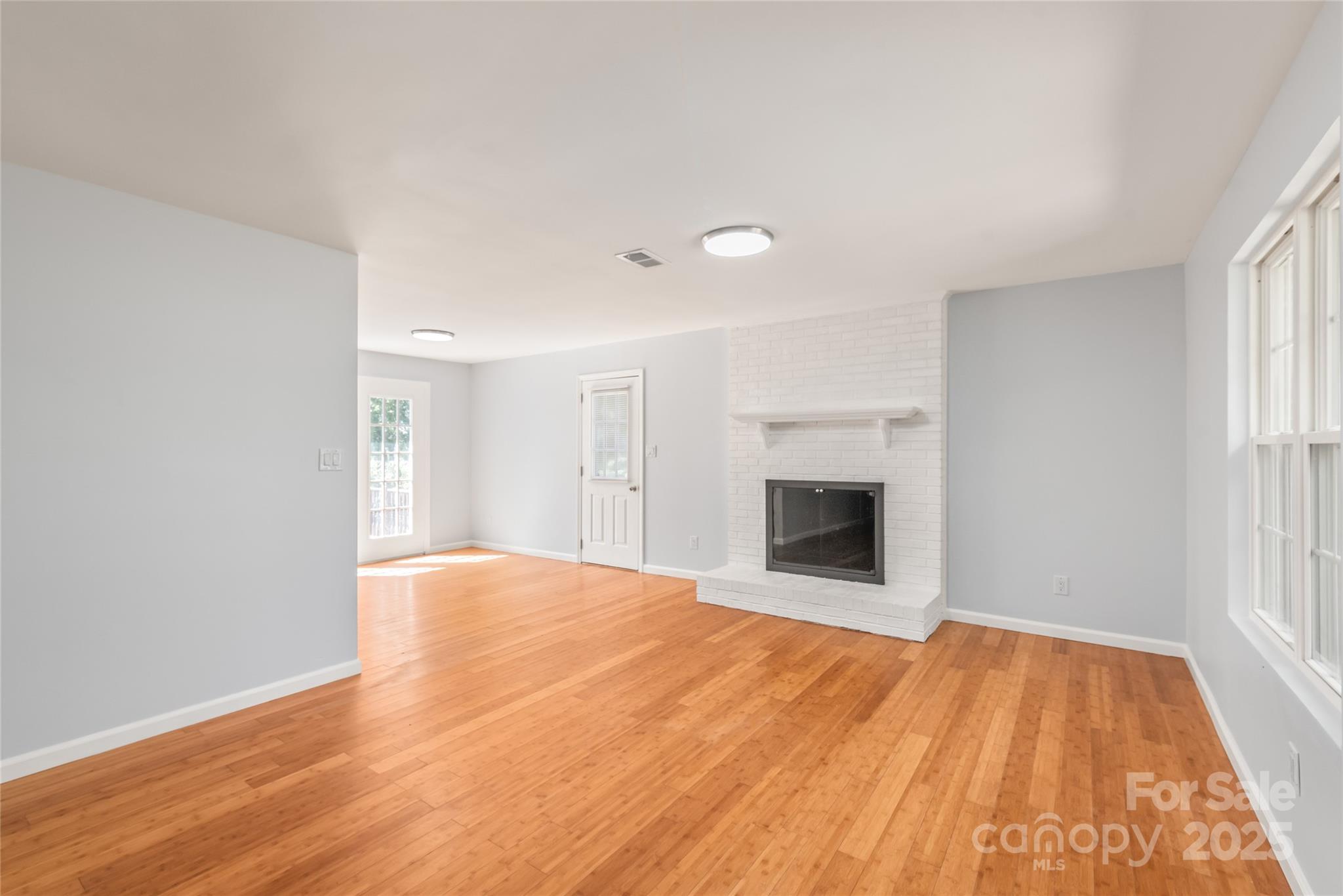 15350 Catawba Circle S