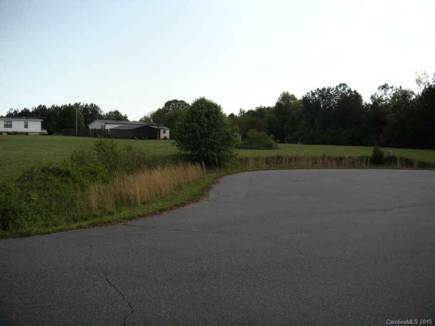 Desirable Bandy's school district!!! Beautiful, peaceful setting for your new home. Great for a commute to Hickory, Mooresville, and Lake Norman areas.