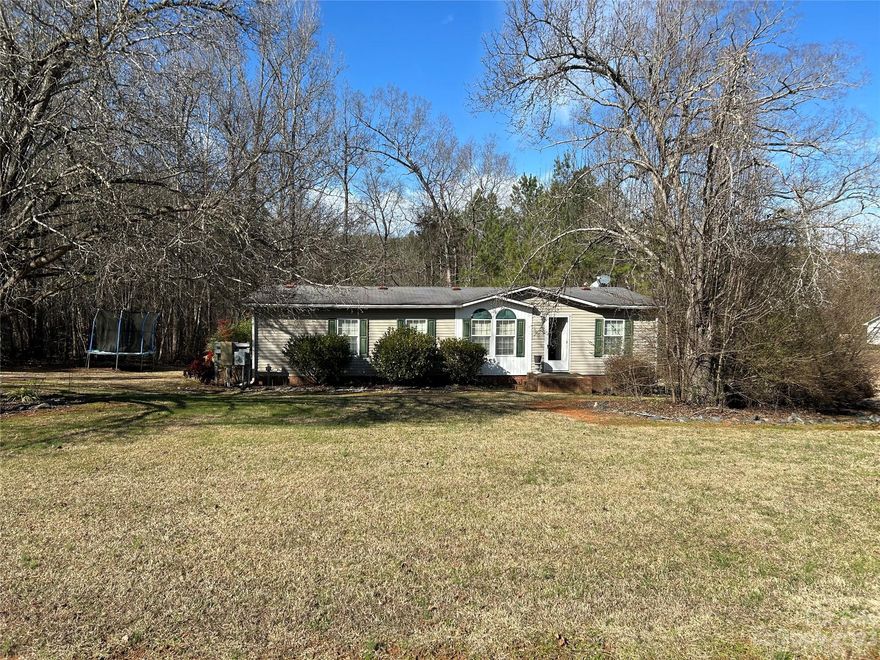 Take a look at this 3 bedroom 2 bath home close to downtown Norwood and Lake Tillery. Country living with easy access to HWY 52. The home has been used as a rental for several years.