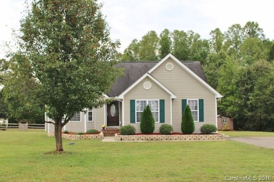 Adorable and affordable 3 bed/2 bath on private half acre cul-de-sac lot! Well maintained by original owner. Open family room with high ceilings and gas fireplace. Master suite offers walk in closet, dual sinks, garden tub and shower. Nice deck overlooks spacious backyard great for entertaining. Storage shed and backyard playset convey. Perfect for first time home buyer or downsizing!